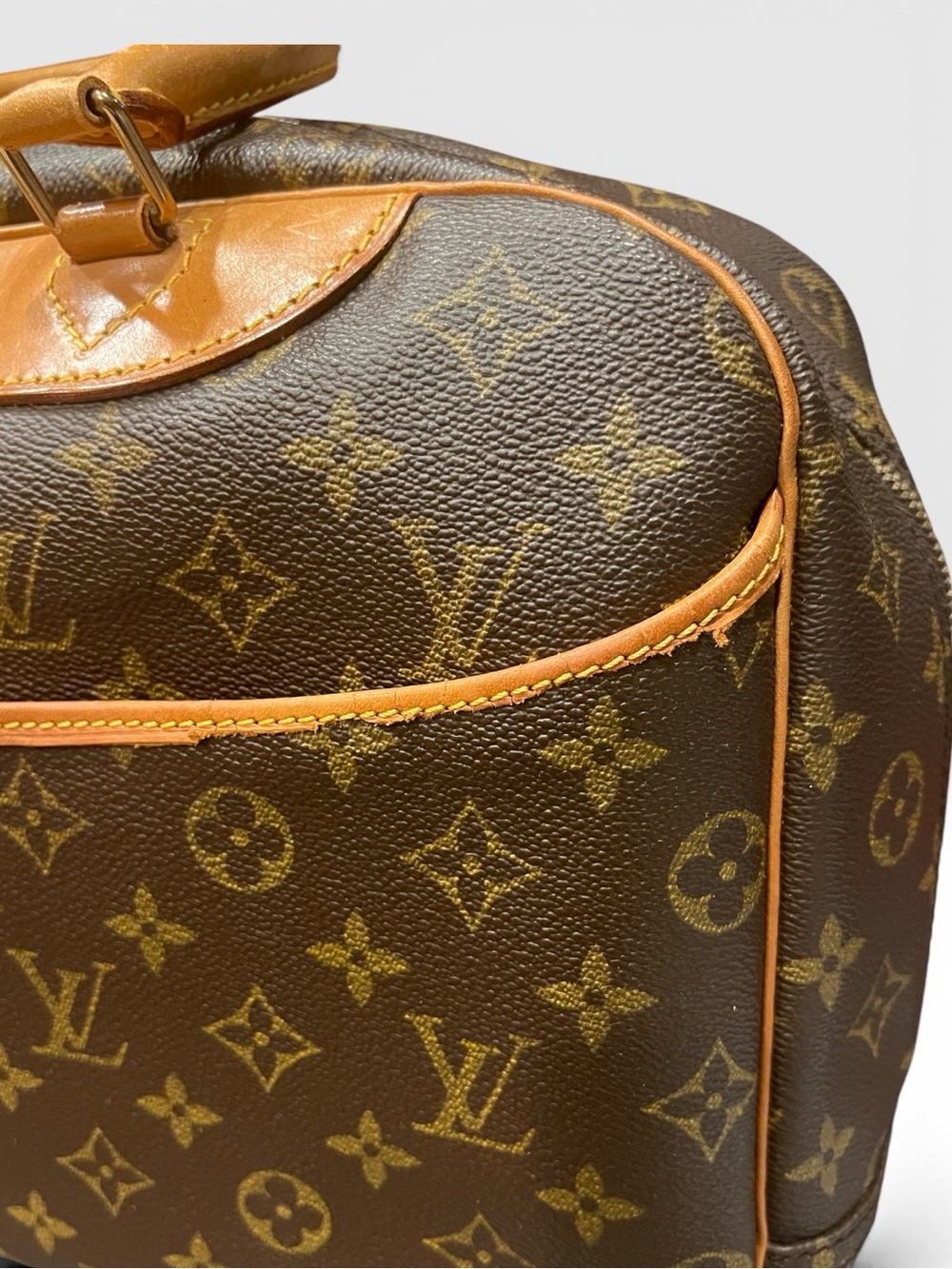 Vintage Louis Vuitton Monogram Deauville Vanity Handbag – Authentic - Picture 6 of 16